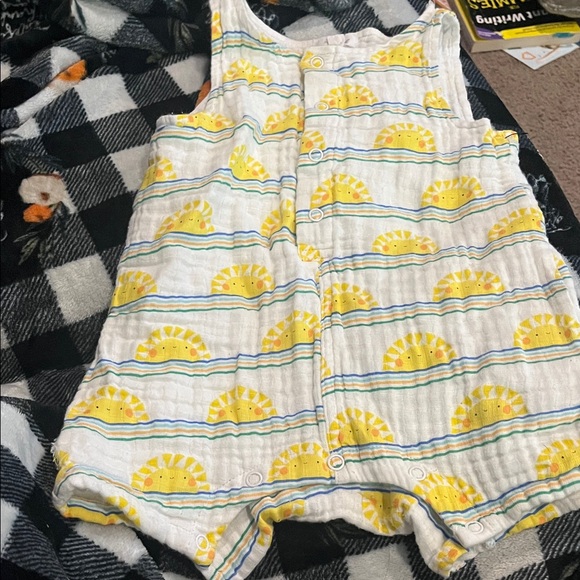 B55 Angel Dear Linen Gauze Tank/Shortie Romper— 18-24, Sun Print, GUC - Picture 1 of 4